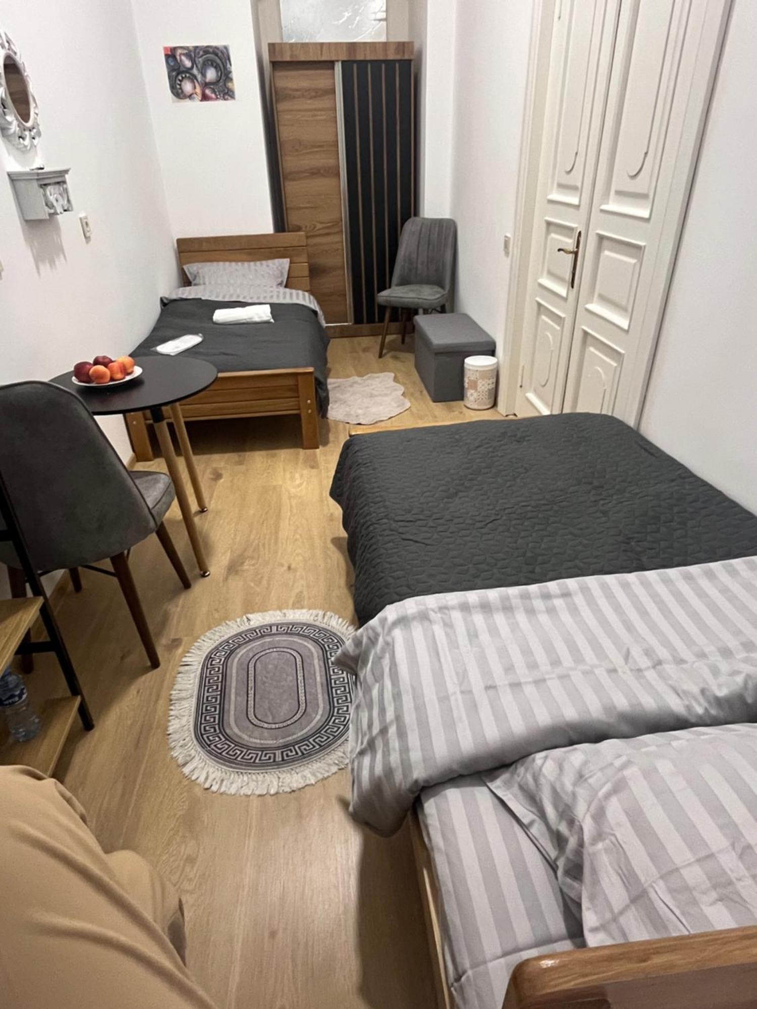 Salomes Guest Room Тбілісі Екстер'єр фото