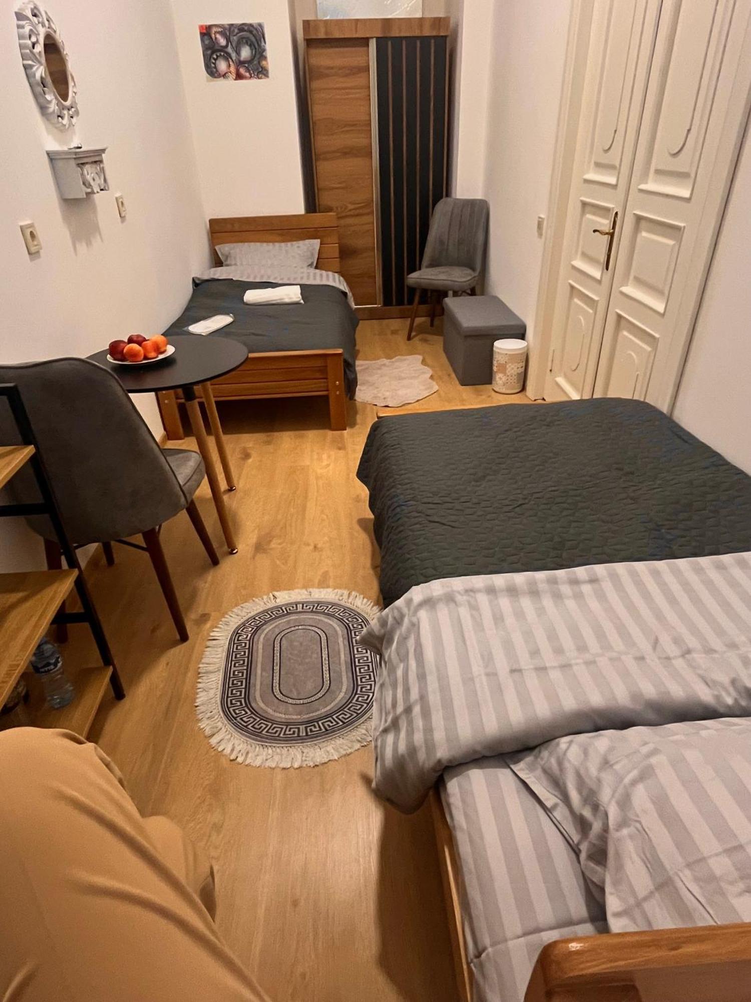 Salomes Guest Room Тбілісі Екстер'єр фото